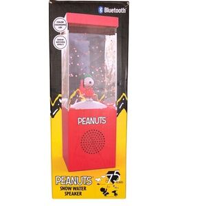 Peanuts Snoopy Bluetooth Snow Water Speaker, Moving Snow, Color Changing LED NIB